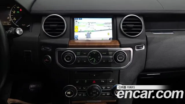 Land Rover Discovery 2016 — фото 14