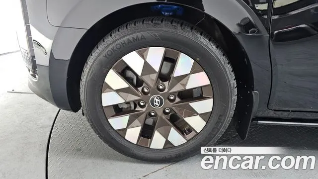 Hyundai Staria 2022 — фото 4