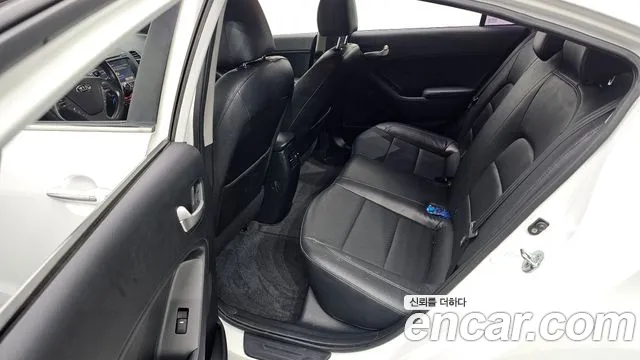 Kia K3 2015 — фото 11