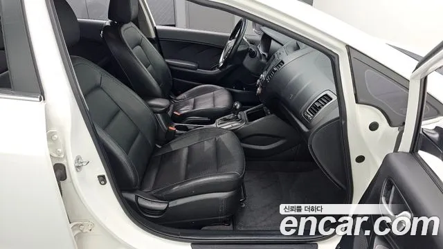Kia K3 2015 — фото 13