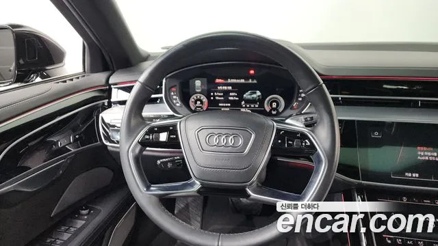 Audi A8 2021 — фото 13