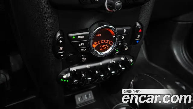Mini Cooper Convertible 2015 — фото 14