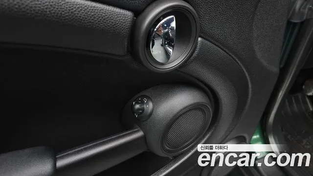 Mini Cooper Convertible 2015 — фото 17