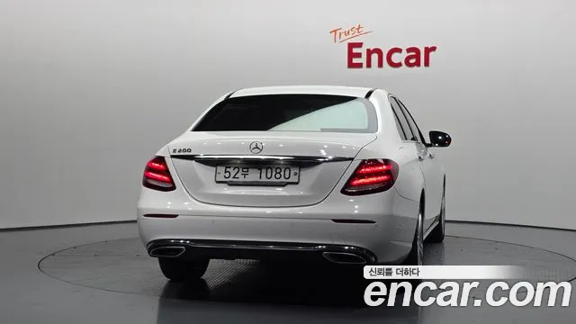 Mercedes-Benz E-Class 2018 — фото 4