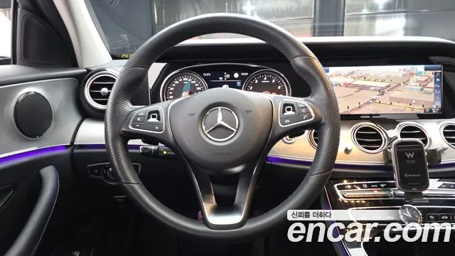 Mercedes-Benz E-Class 2018 — фото 13
