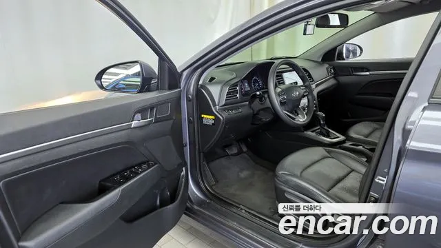 Hyundai AVANTE 2019 — фото 10