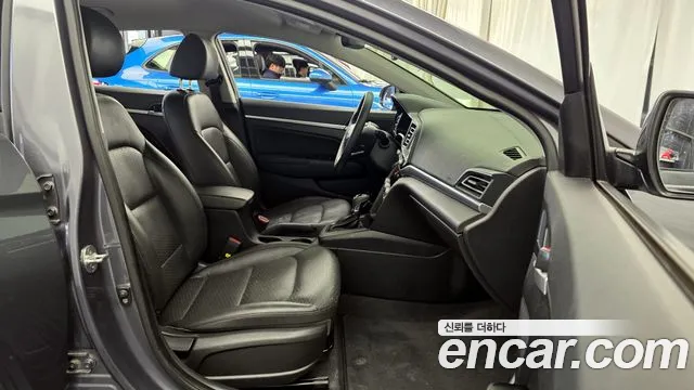 Hyundai AVANTE 2019 — фото 11