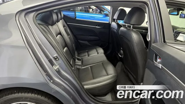 Hyundai AVANTE 2019 — фото 12