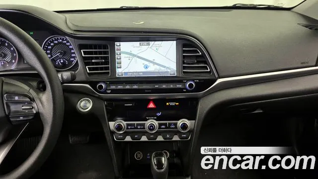 Hyundai AVANTE 2019 — фото 14
