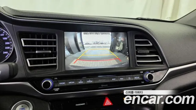 Hyundai AVANTE 2019 — фото 15