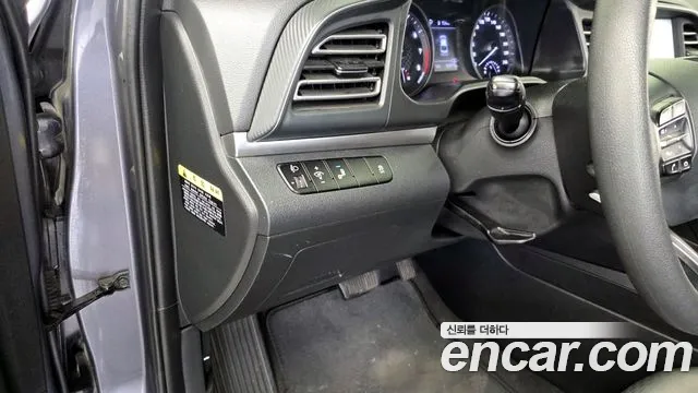 Hyundai AVANTE 2019 — фото 17