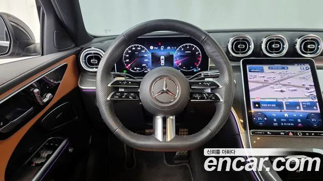 Mercedes-Benz C-Class 2023 — фото 12