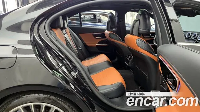 Mercedes-Benz C-Class 2023 — фото 13