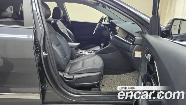 Kia Niro 2021 — фото 11