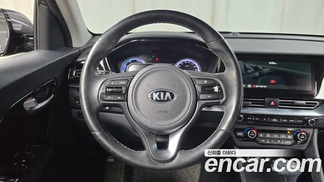 Kia Niro 2021 — фото 13