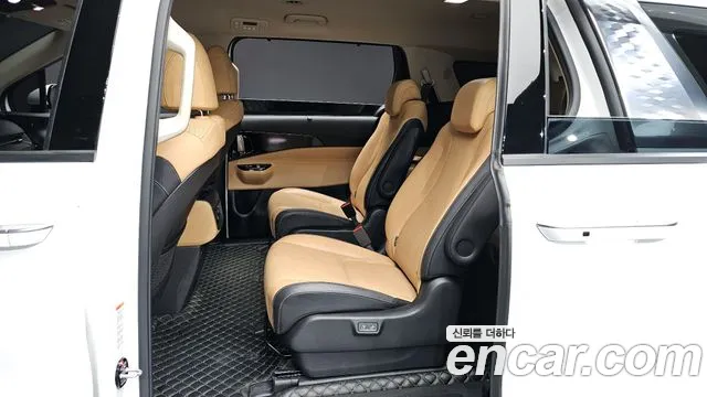 Kia Canival 2021 — фото 12