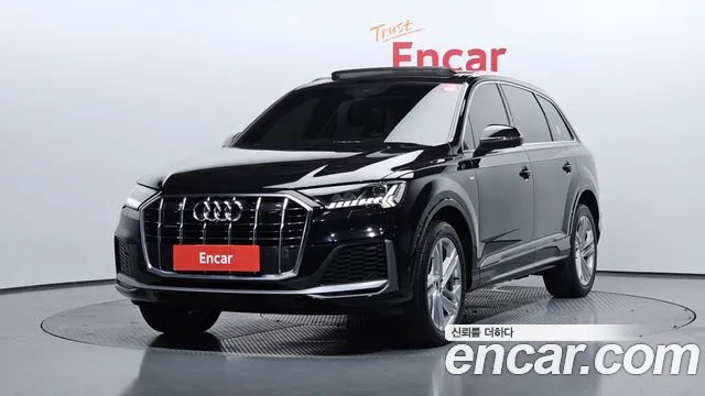 Audi Q7 2021 — фото 1