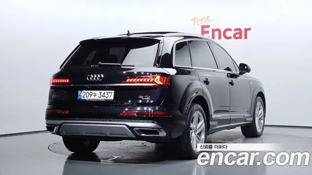 Audi Q7 2021 — фото 2