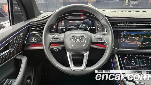 Audi Q7 2021 — фото 13