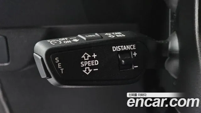 Audi Q4 e-tron 2022 — фото 20