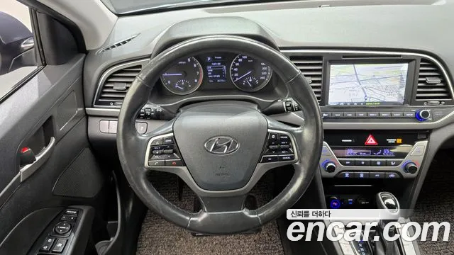 Hyundai AVANTE 2016 — фото 14