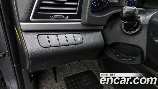 Hyundai AVANTE 2016 — фото 15