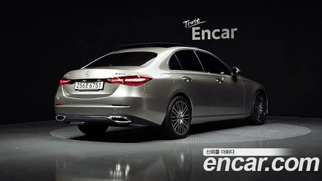 Mercedes-Benz C-Class 2022 — фото 2