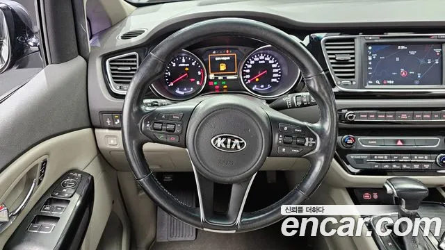 Kia Canival 2017 — фото 13