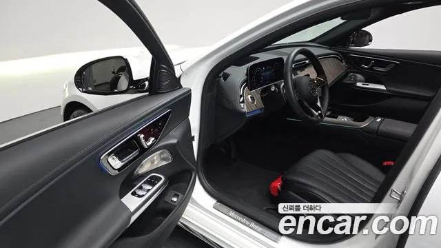 Mercedes-Benz E-Class 2025 — фото 11