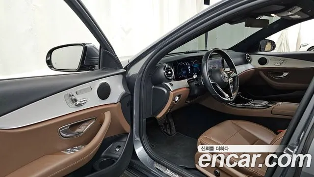 Mercedes-Benz E-Class 2021 — фото 10