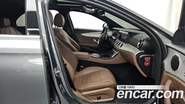 Mercedes-Benz E-Class 2021 — фото 11