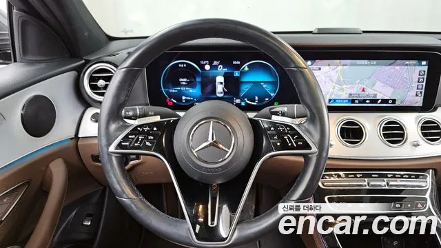 Mercedes-Benz E-Class 2021 — фото 13