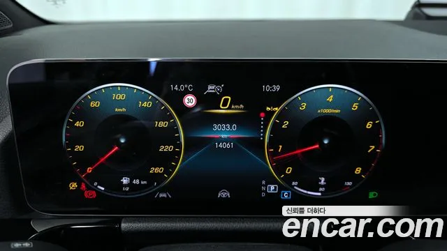 Mercedes-Benz GLA-Class 2022 — фото 8
