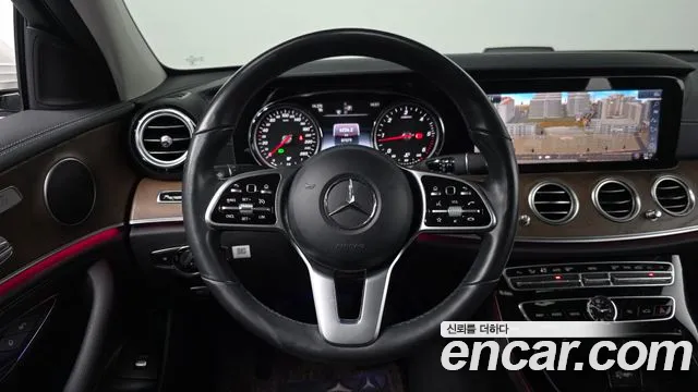 Mercedes-Benz E-Class 2019 — фото 12