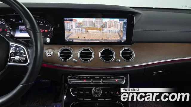 Mercedes-Benz E-Class 2019 — фото 13