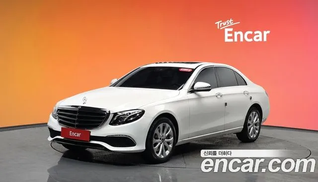 Mercedes-Benz E-Class 2019 — фото 20