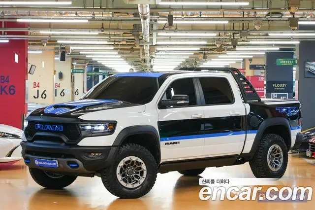 Dodge Ram Pick Up 2022 — фото 1
