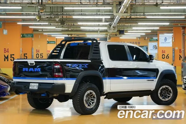 Dodge Ram Pick Up 2022 — фото 2