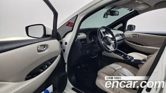 Nissan Leaf 2019 — фото 10