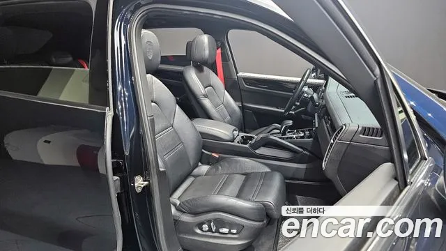 Porsche Cayenne 2020 — фото 12