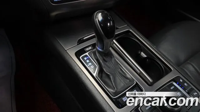 Hyundai Genesis 2015 — фото 9