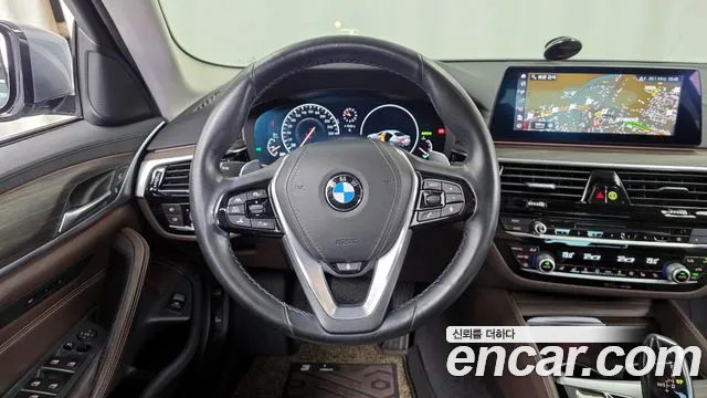 BMW 5-Series 2019 — фото 13
