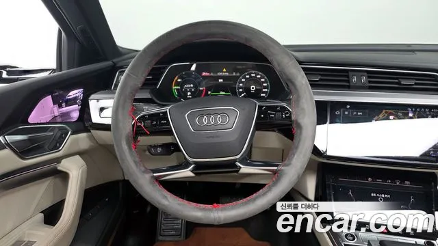 Audi e-tron 2022 — фото 13