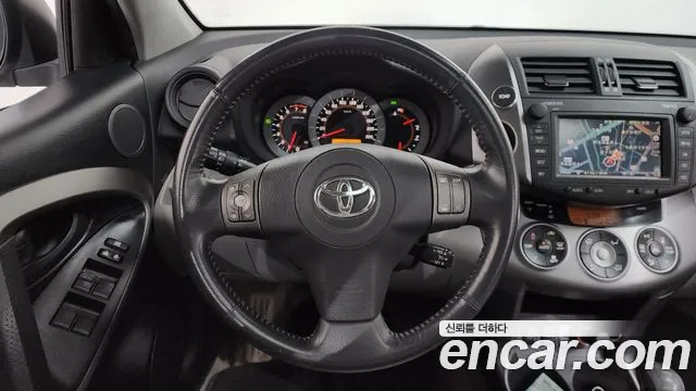 Toyota RAV4 2012 — фото 13