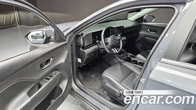 Hyundai Kona 2023 — фото 11