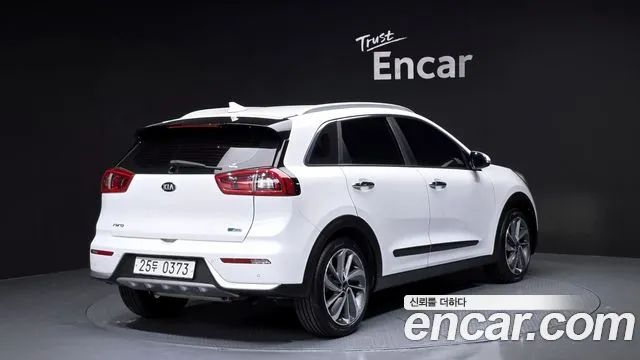 Kia Niro 2017 — фото 2