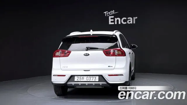 Kia Niro 2017 — фото 4