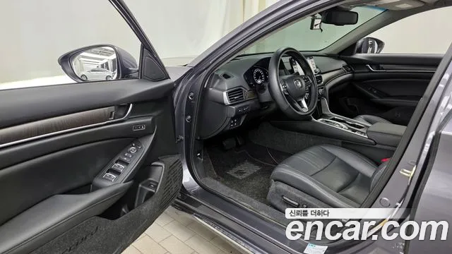 Honda Accord 2019 — фото 10