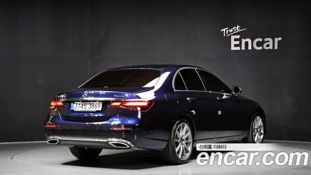 Mercedes-Benz E-Class 2022 — фото 2