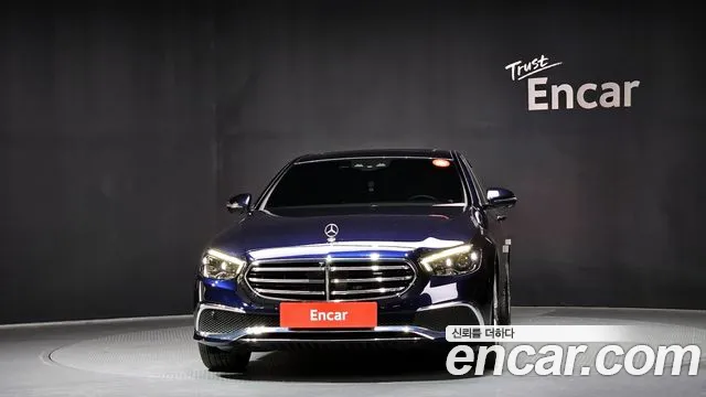 Mercedes-Benz E-Class 2022 — фото 3